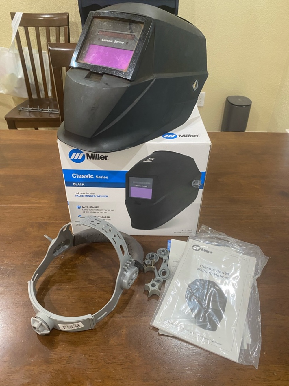 Classic Series Auto-Darkening Welding Helmet - Black